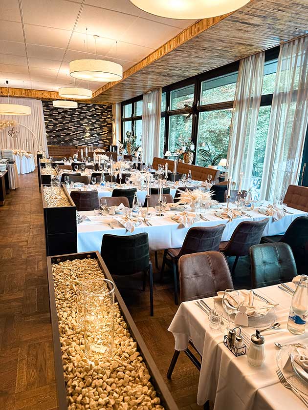 forsthaus wingst hochzeit saal eingedeckt - Hochzeiten